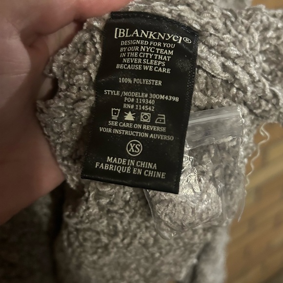 NWT Blank NYC Braided Chenille Able Turtleneck Sweater in Tonight Only Size XS - Picture 6 of 10